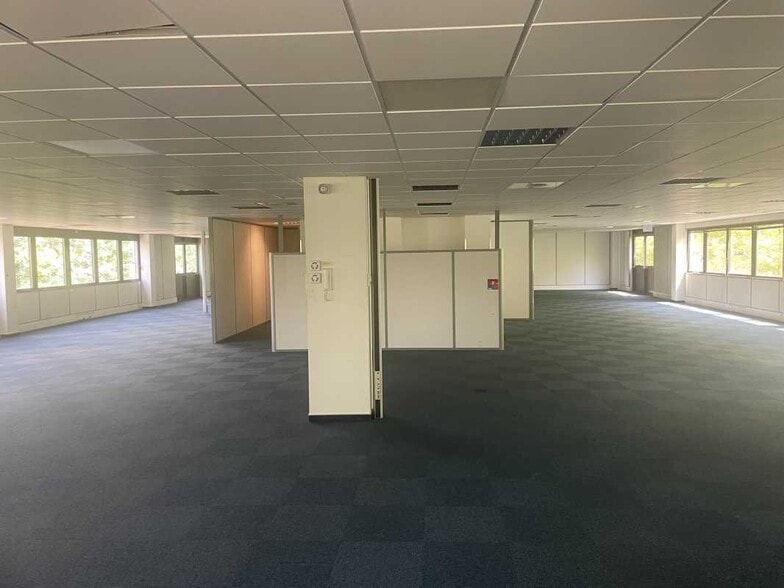 Office in Toulouse for lease - Interior Photo - Image 2 of 11
