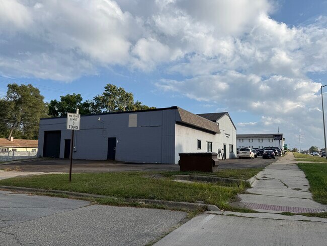More details for 1570 Baldwin Ave, Pontiac, MI - Retail for Sale