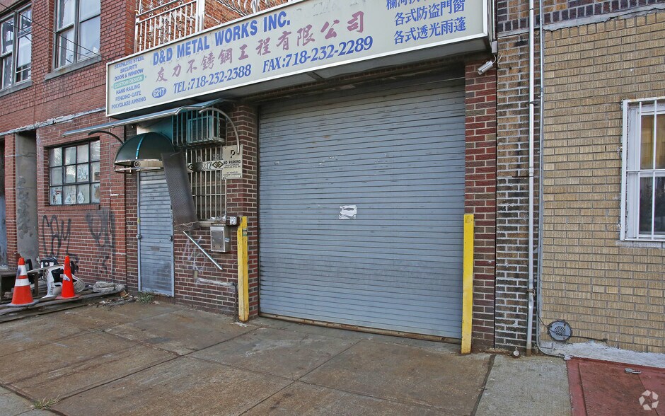 6217 14th Ave, Brooklyn, NY à louer - Photo du bâtiment - Image 2 de 3