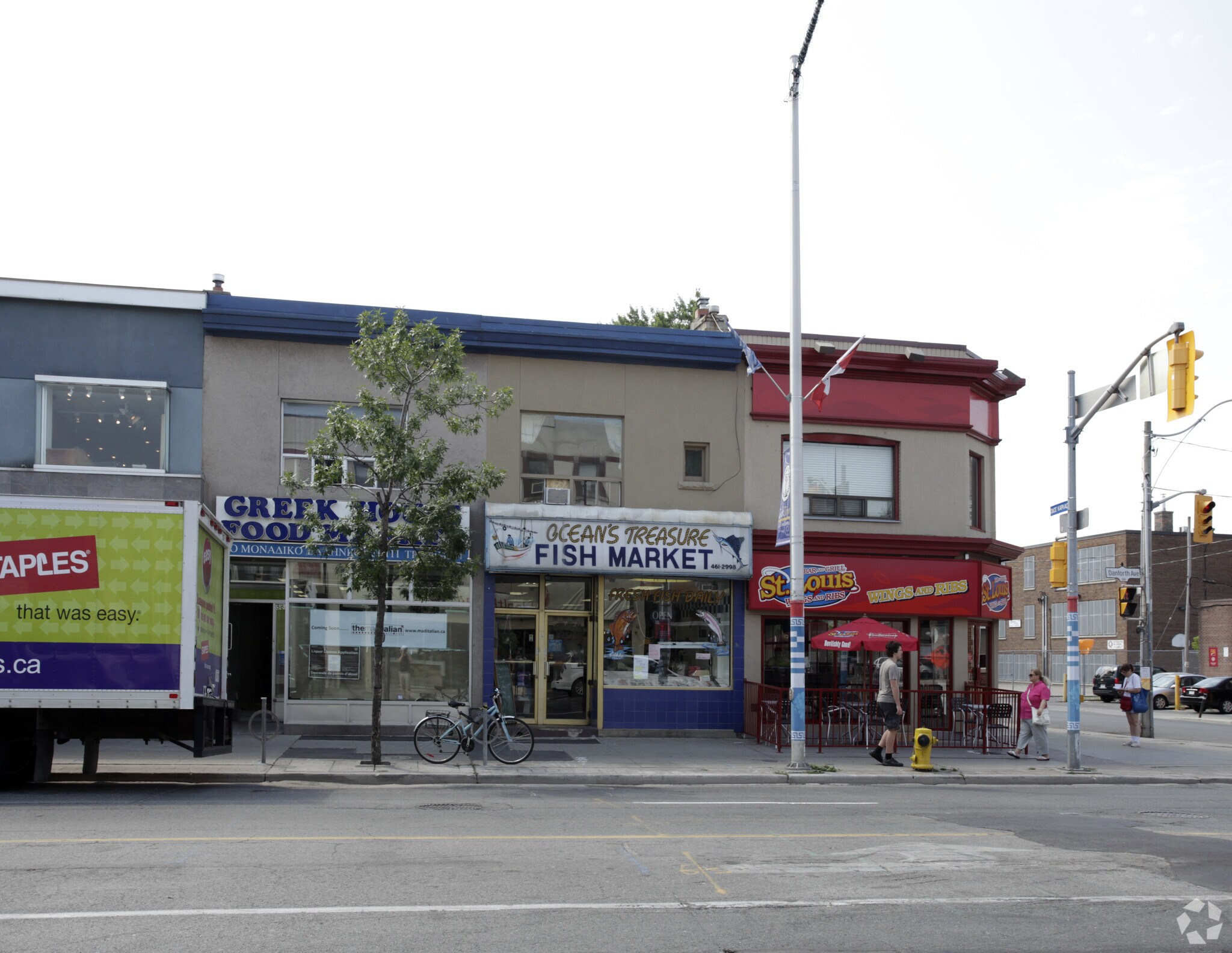 563 Danforth Ave, Toronto, ON for sale Primary Photo- Image 1 of 1