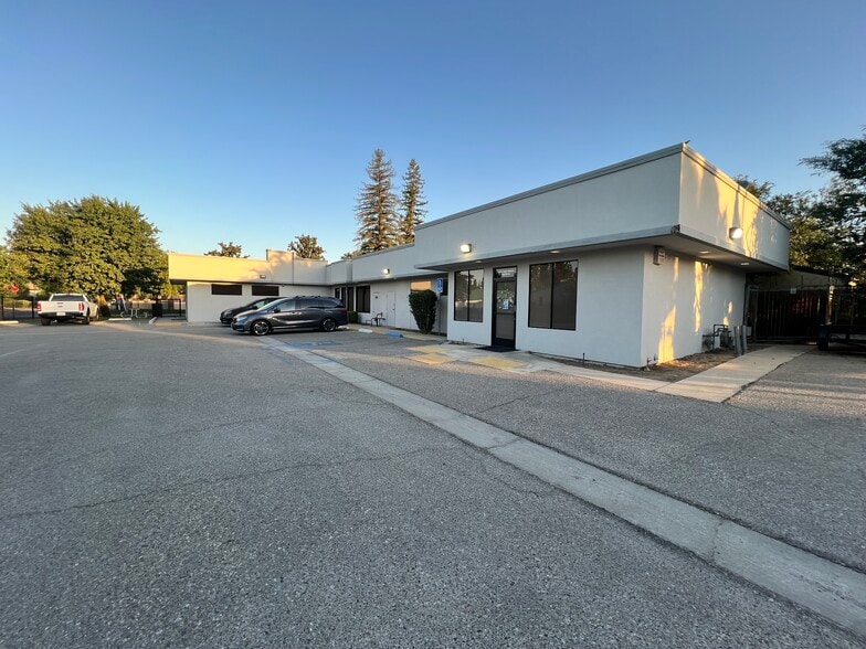 4000 San Dimas St, Bakersfield, CA for sale - Building Photo - Image 2 of 12