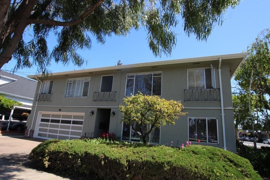 2 Arundel Rd, Burlingame, CA à vendre - Photo du bâtiment - Image 2 de 15