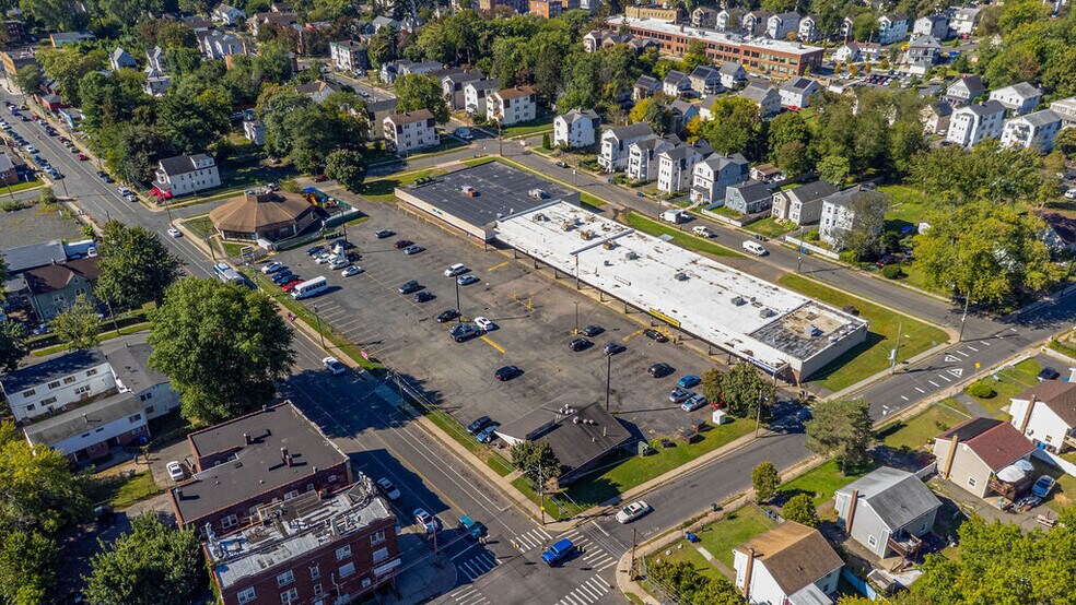 259-273 Barbour St, Hartford, CT à vendre - Photo du bâtiment - Image 3 de 8