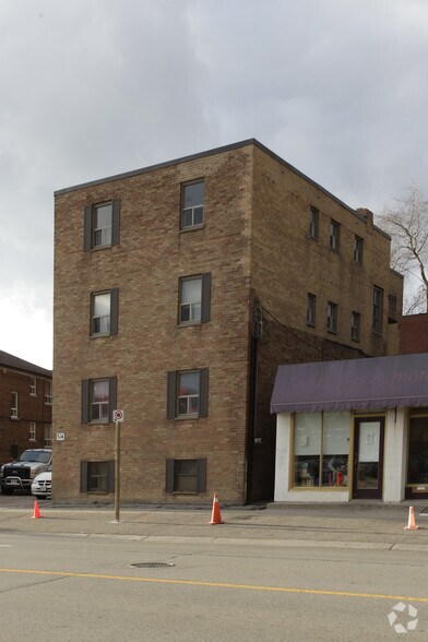 314 Lakeshore Rd W, Mississauga, ON à vendre - Photo du bâtiment - Image 2 de 2