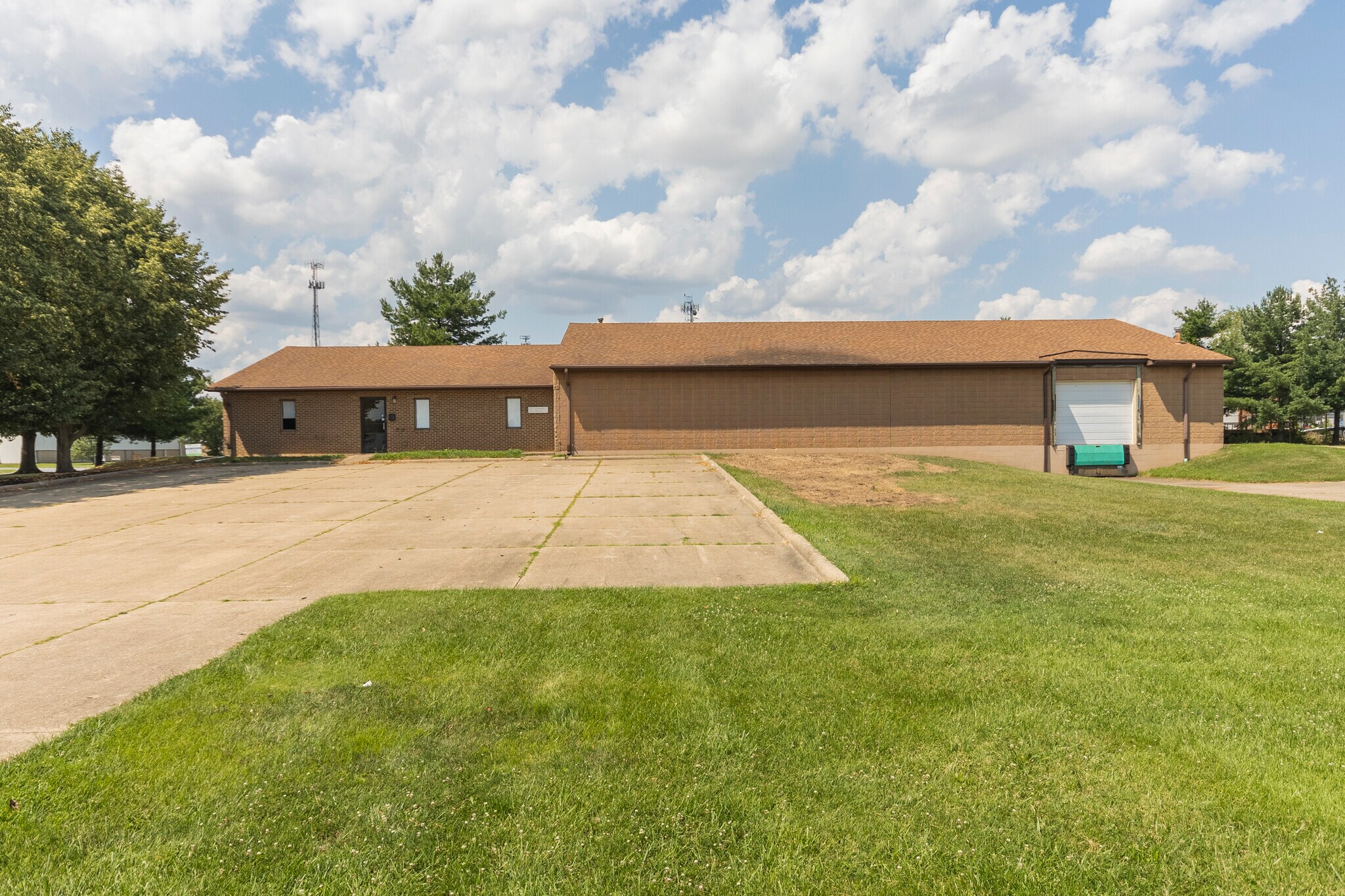 1 McCullough Dr, New Castle, DE à louer Photo du bâtiment- Image 1 de 16