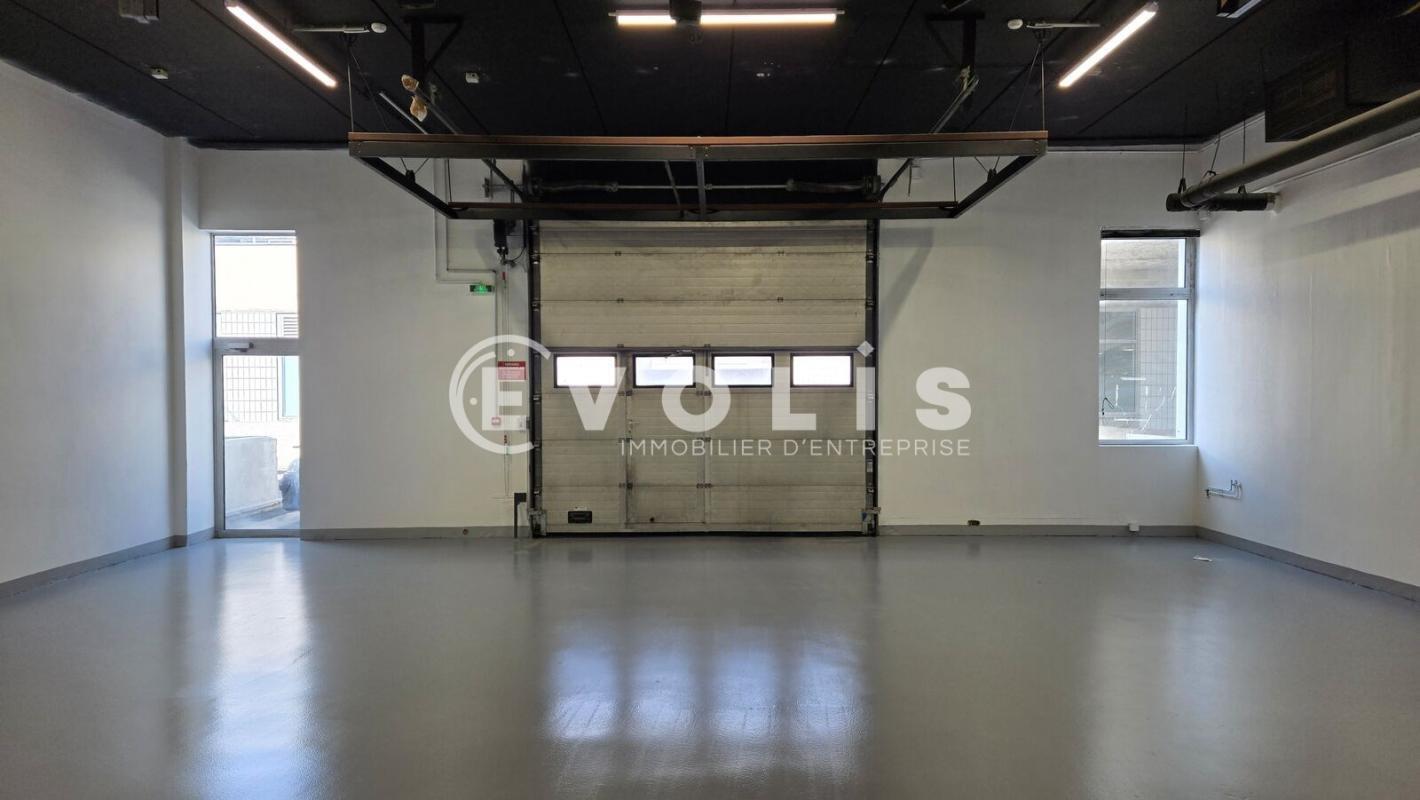 Flex in Ivry-sur-Seine for lease Interior Photo- Image 1 of 8