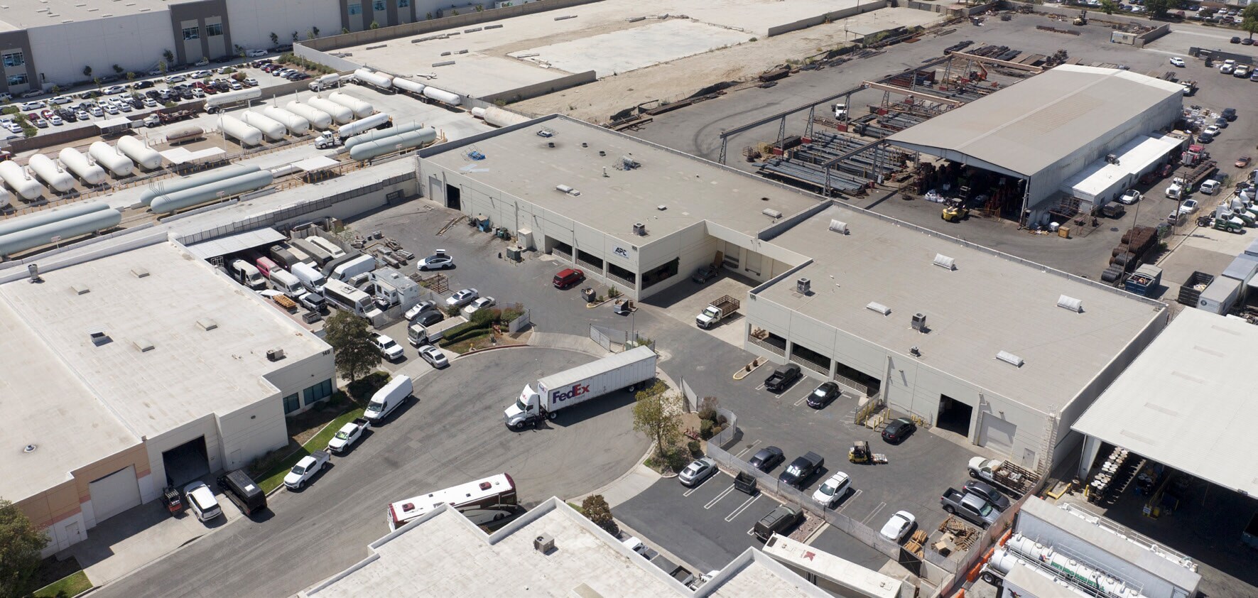 170 W Mindanao St, Bloomington, CA à vendre Photo du bâtiment- Image 1 de 7