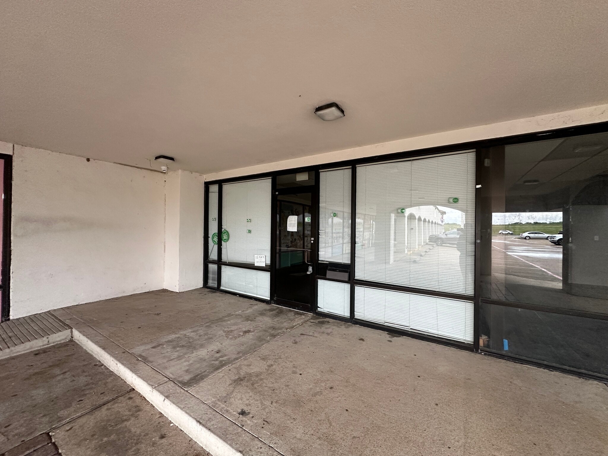 15965 Westheimer Rd, Houston, TX for lease Interior Photo- Image 1 of 8