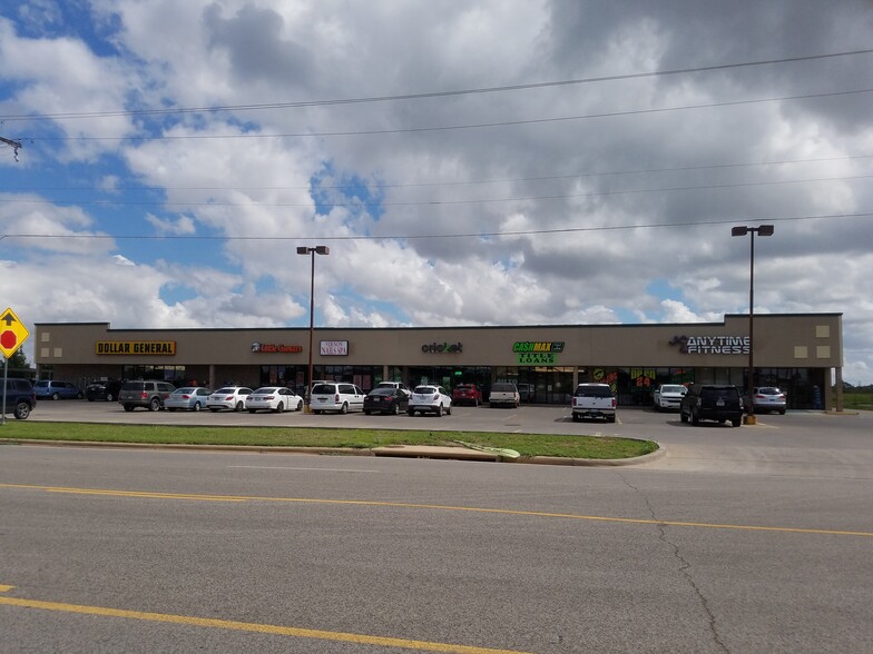 905 Hillcrest Dr, Vernon, TX for lease - Building Photo - Image 2 of 4