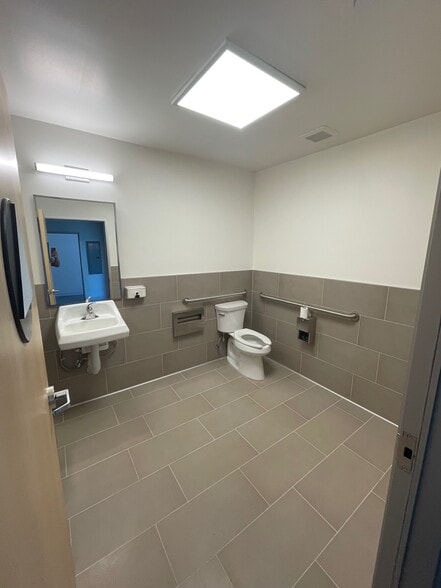 628 Santa Cruz Ave, Menlo Park, CA for lease - Interior Photo - Image 3 of 5