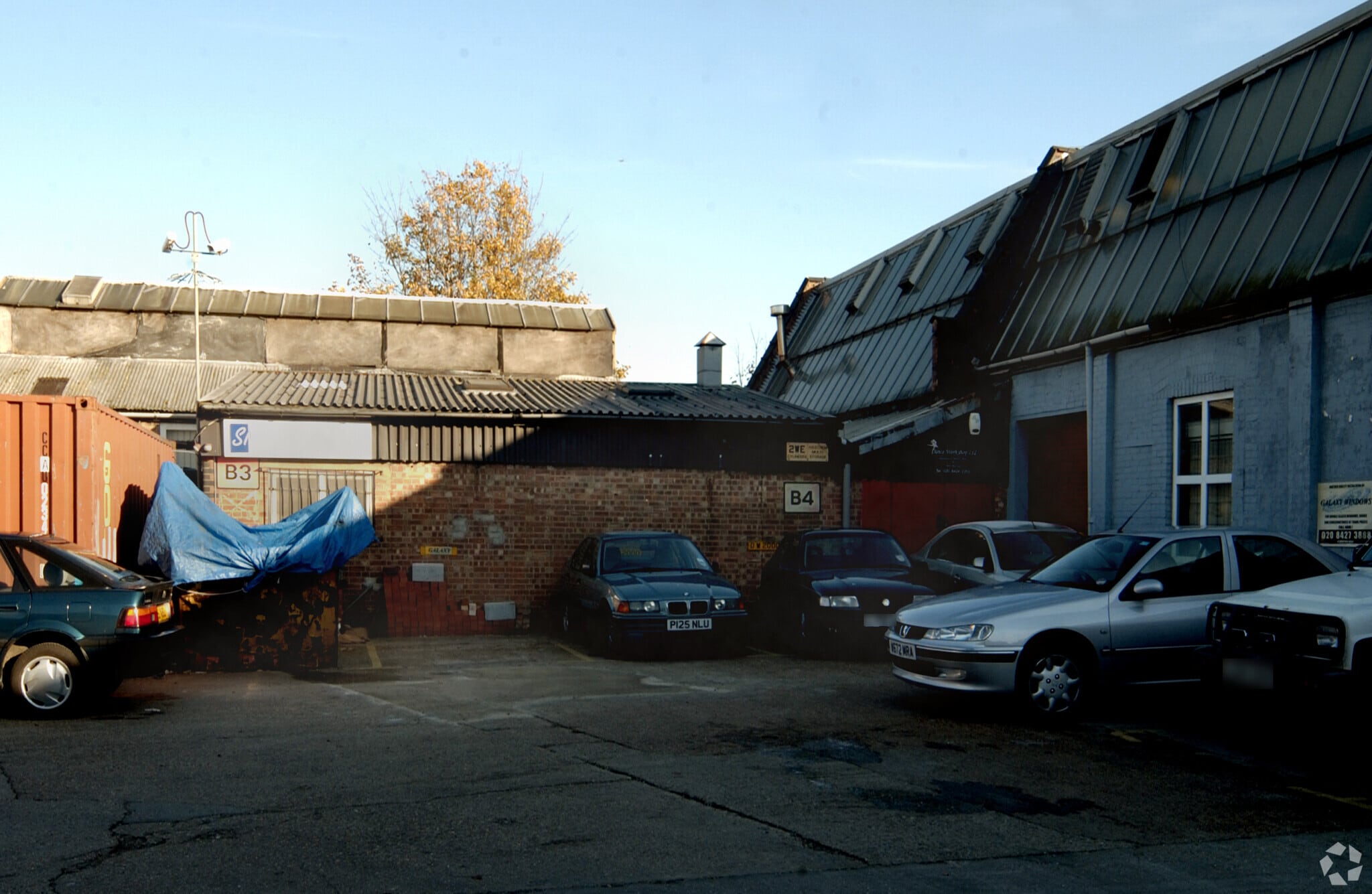 Rosslyn Cres, Harrow for lease Primary Photo- Image 1 of 6