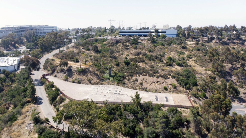 8991 Crestmar Pt, San Diego, CA à louer - Photo du bâtiment - Image 3 de 3