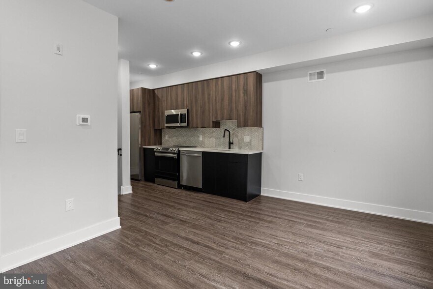 2146 N Front St, Philadelphia, PA à vendre - Photo du bâtiment - Image 2 de 17