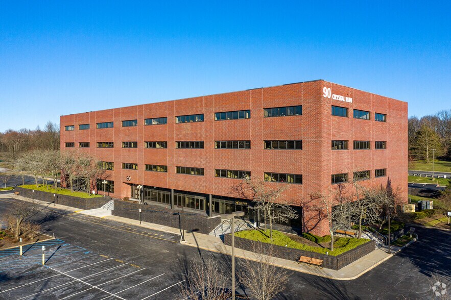 90 Crystal Run Rd, Middletown, NY à louer - Photo du bâtiment - Image 1 de 8