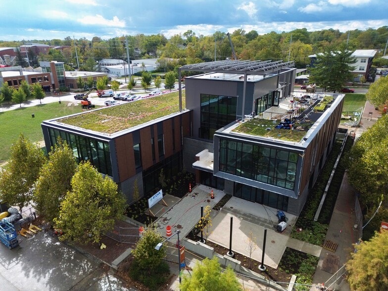 617 Madison St, Bloomington, IN for lease - Building Photo - Image 2 of 5