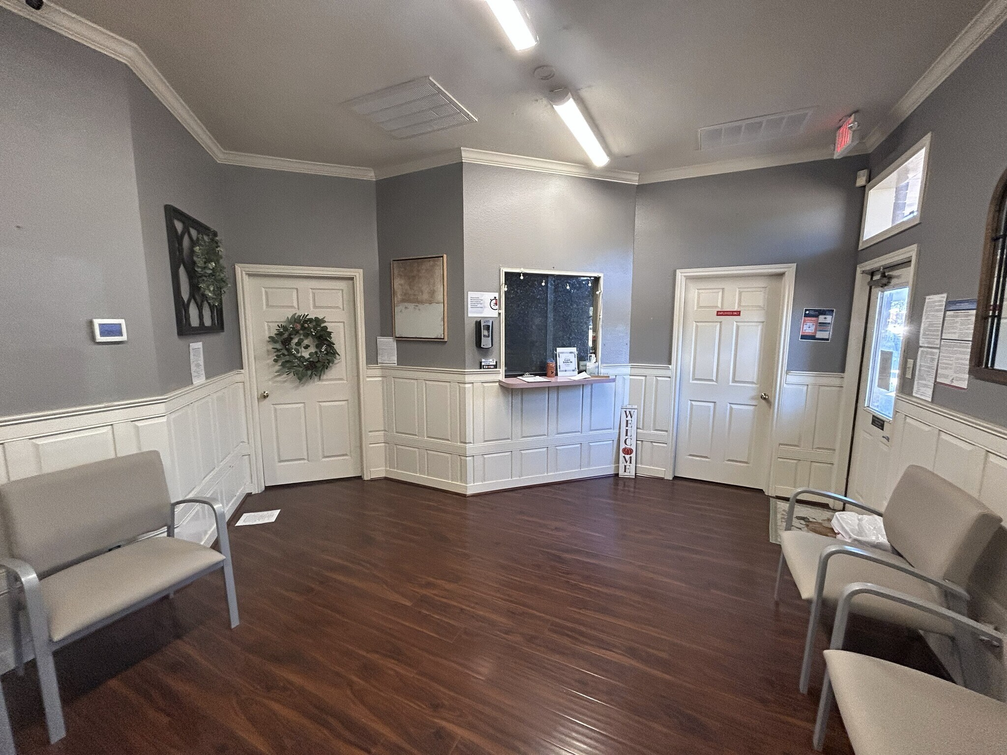 331-347 E Parkwood Ave, Friendswood, TX à louer Photo principale- Image 1 de 13