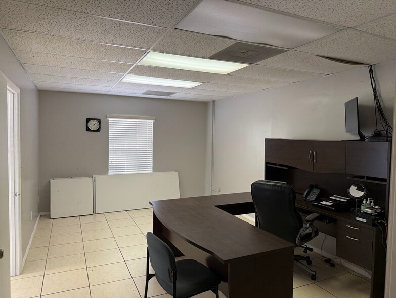 10949 SW 93rd Ter, Ocala, FL for lease - Building Photo - Image 2 of 13