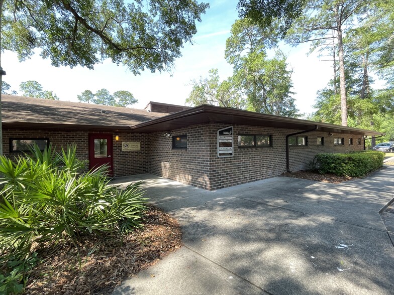 1000 NE 16th Ave, Gainesville, FL à louer - Photo du bâtiment - Image 1 de 9