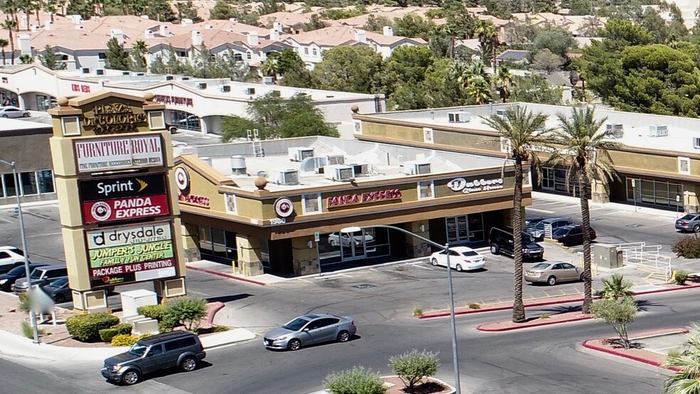 1950-2050 S Rainbow Blvd, Las Vegas, NV à louer - Photo du bâtiment - Image 2 de 6