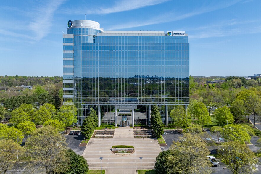 535 Marriott Dr, Nashville, TN à louer - Photo du bâtiment - Image 2 de 23