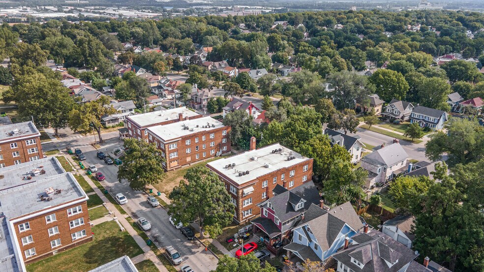 123 N Lawn Ave, Kansas City, MO for sale - Primary Photo - Image 1 of 12