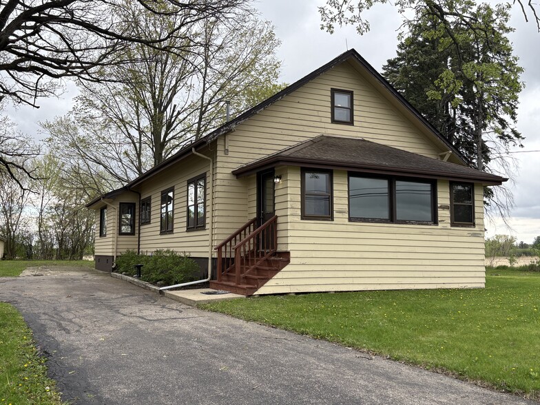 1601 N IL Route 47, Woodstock, IL for sale - Building Photo - Image 1 of 9