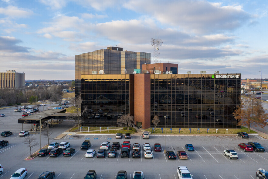 7136 S Yale Ave, Tulsa, OK for lease - Building Photo - Image 2 of 4