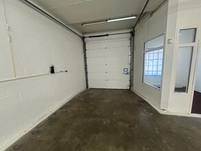 25 6th Ave E, Vancouver, BC for lease Interior Photo- Image 2 of 7