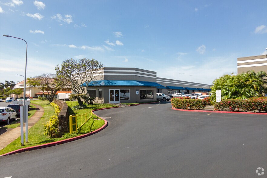 94-547 Ukee St, Waipahu, HI à louer - Photo du bâtiment - Image 2 de 4