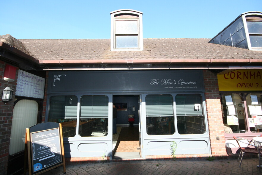 3 The Cornmarket, Warminster for lease - Building Photo - Image 1 of 1