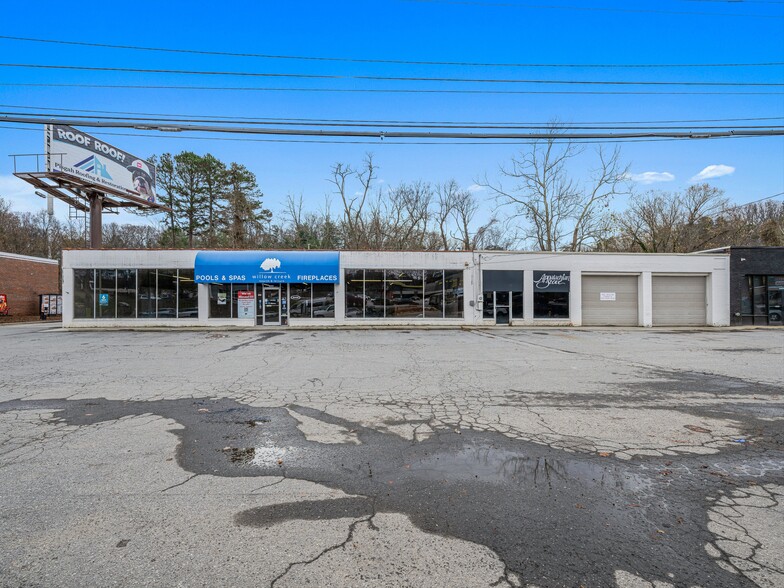 1048 Patton Ave, Asheville, NC for lease - Building Photo - Image 2 of 38