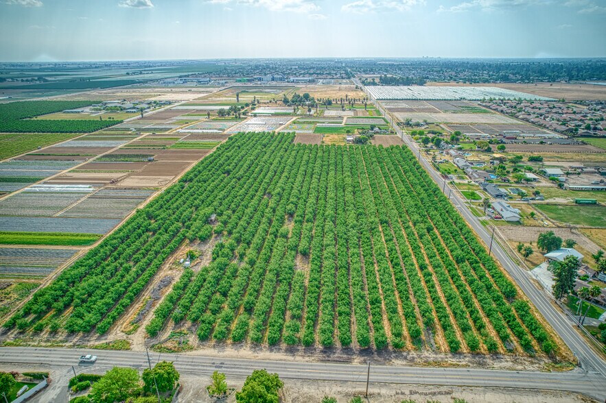 1581 S Temperance Ave, Fresno, CA à vendre - Photo du bâtiment - Image 3 de 9