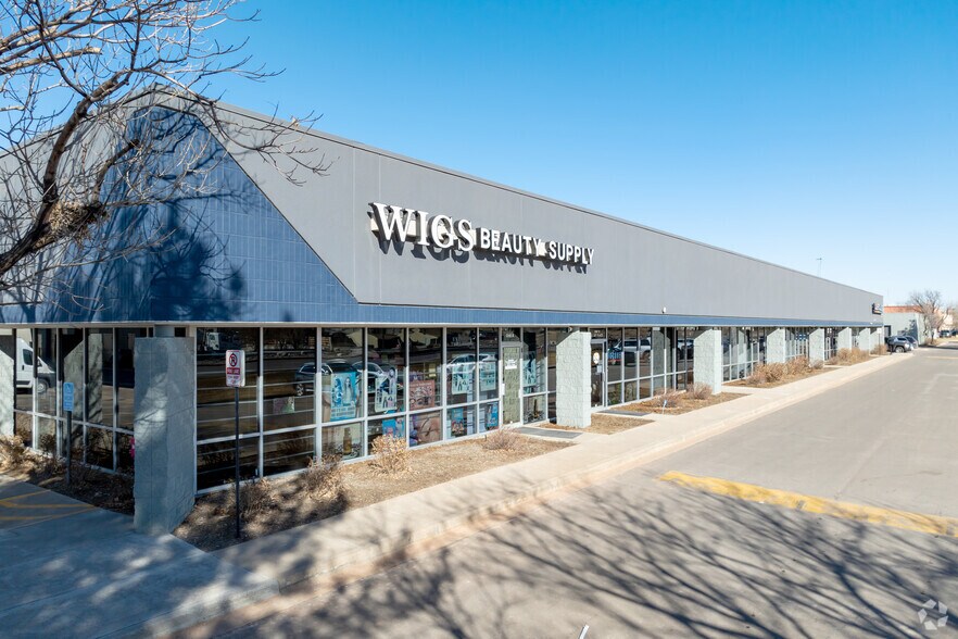 15250 E 33rd Pl, Aurora, CO à louer - Photo du bâtiment - Image 2 de 19