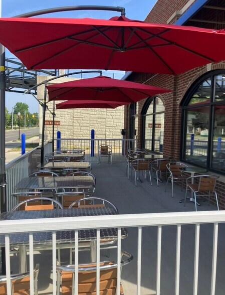 74 N Washington St, Oxford, MI à vendre - Photo du bâtiment - Image 2 de 24