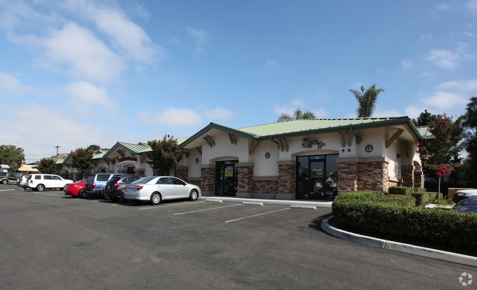 403-409 N Twin Oaks Valley Rd, San Marcos, CA à louer - Photo du bâtiment - Image 3 de 6