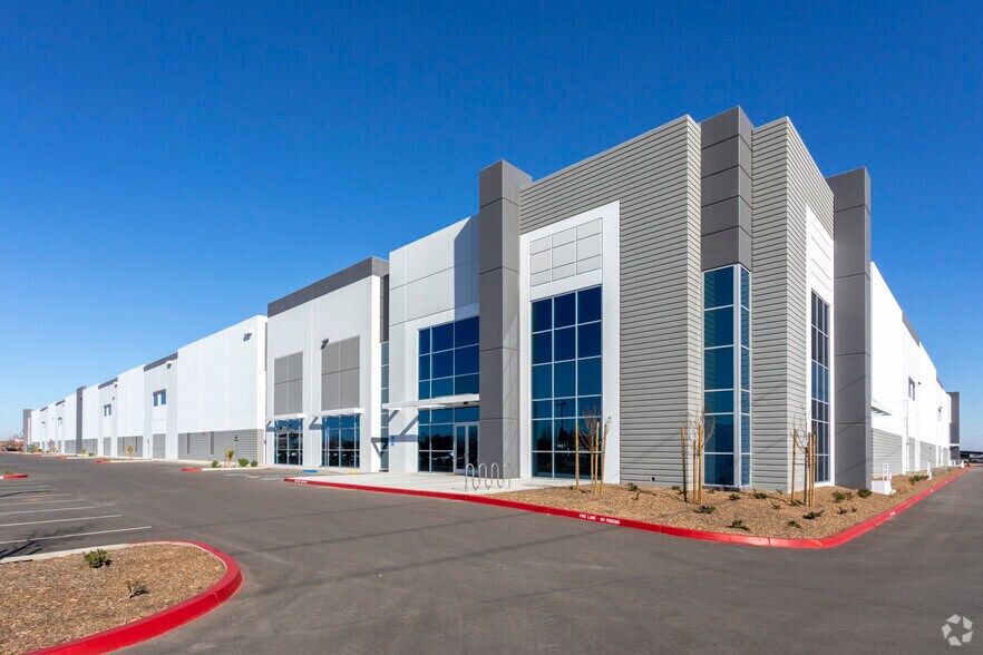 16825 Murphy Pkwy, Lathrop, CA à vendre - Photo du bâtiment - Image 1 de 1