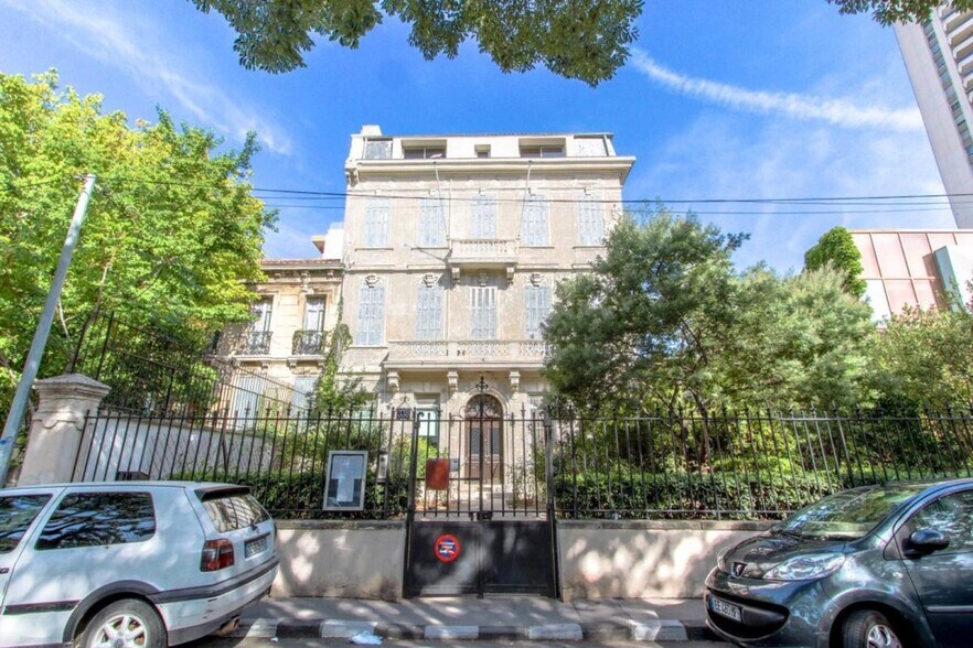 Bureau dans Marseille à louer - Photo du bâtiment - Image 1 de 15