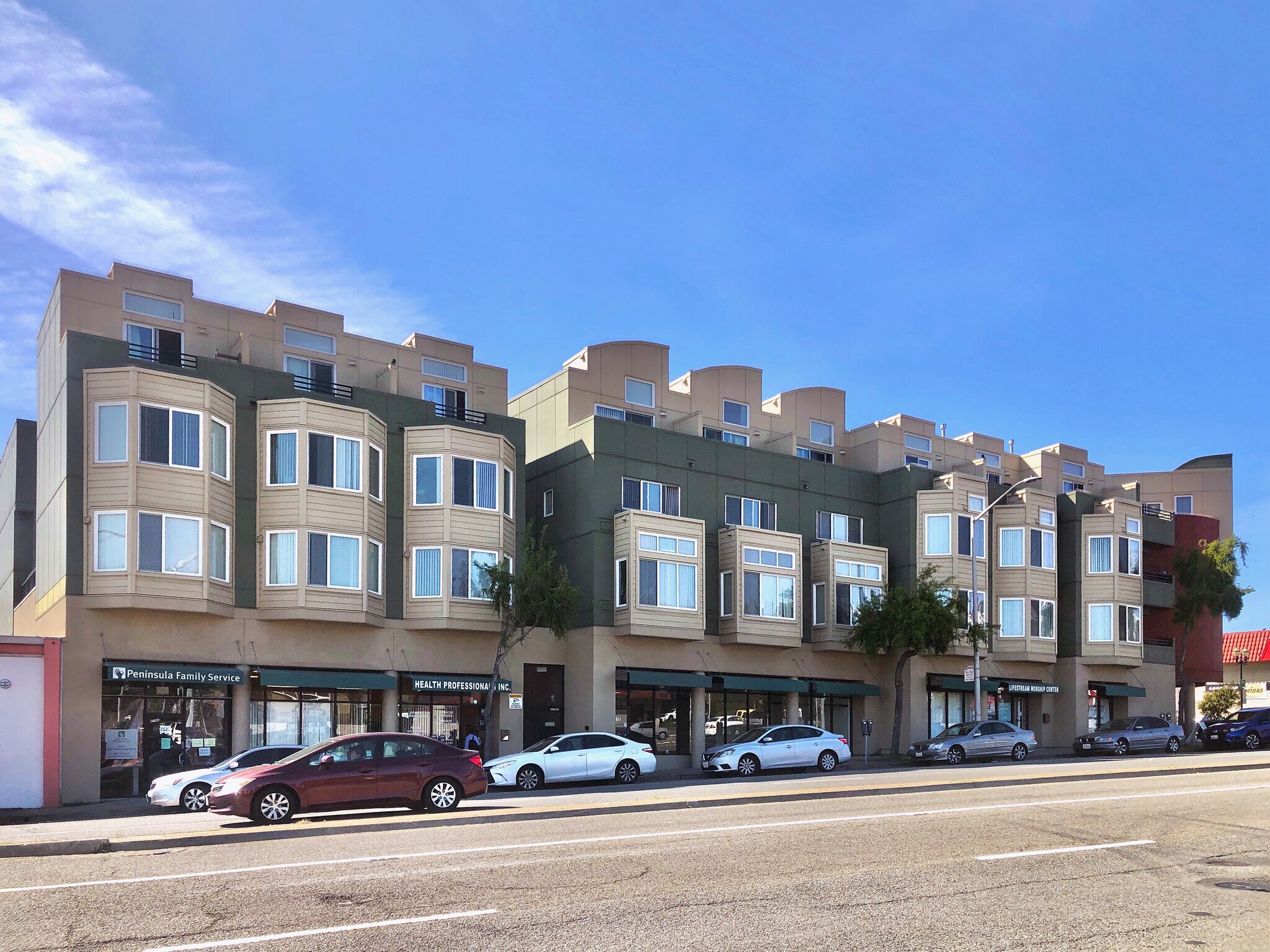 7200-7212 Mission St, Daly City, CA à louer Photo principale- Image 1 de 2