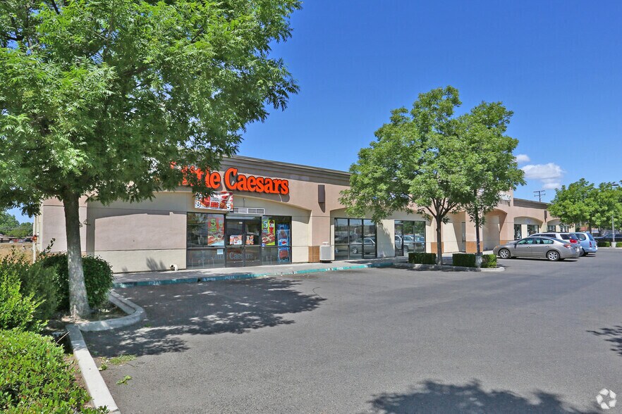 1501 Academy Ave, Sanger, CA à louer - Photo principale - Image 1 de 5