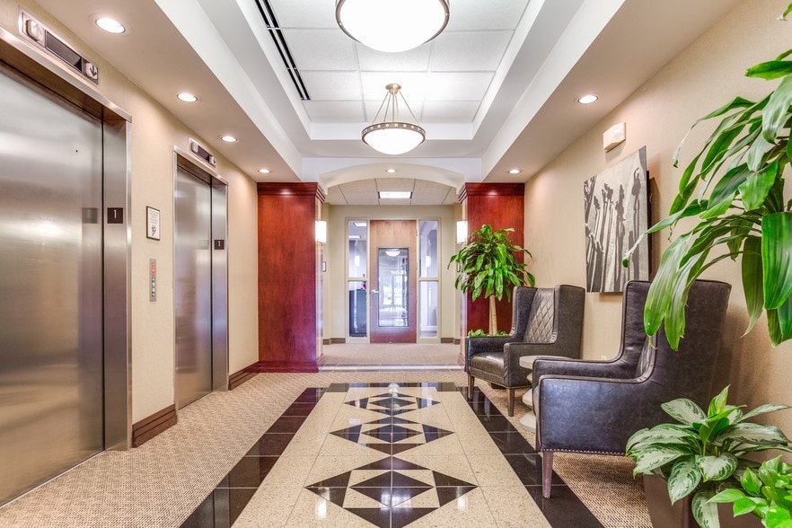 445 Dolley Madison Rd, Greensboro, NC for lease - Interior Photo - Image 3 of 7