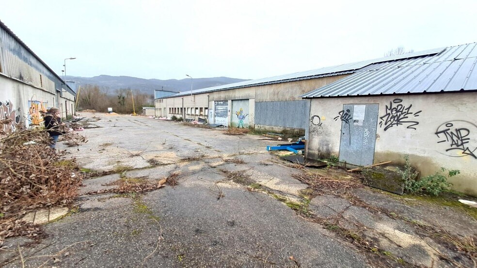 Flex in Villebois for sale - Building Photo - Image 3 of 6