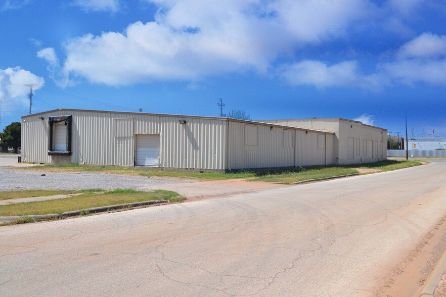 301 E Scott Ave, Wichita Falls, TX à vendre - Photo du bâtiment - Image 2 de 7