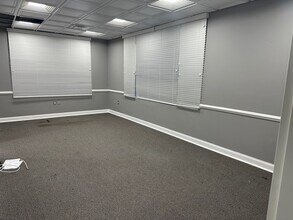 123 State Route 33, Manalapan Township, NJ for lease Interior Photo- Image 1 of 8