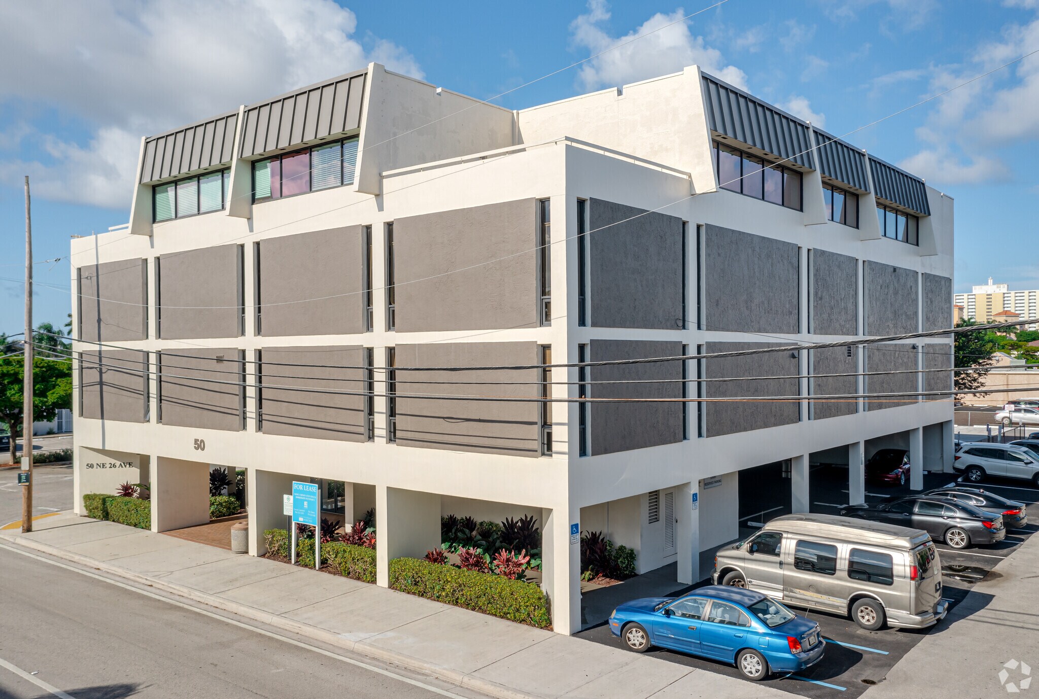 50 NE 26th Ave, Fort Lauderdale, FL à louer Photo du bâtiment- Image 1 de 18