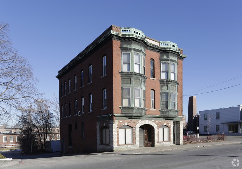 635 Middlesex St, Lowell, MA for lease - Primary Photo - Image 1 of 8