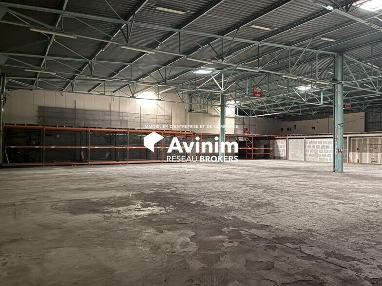 Industrial in Aubagne for lease - Interior Photo - Image 2 of 10