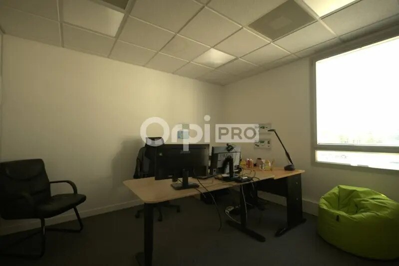 Bureau dans Saint-Priest à louer - Photo intérieure - Image 3 de 12