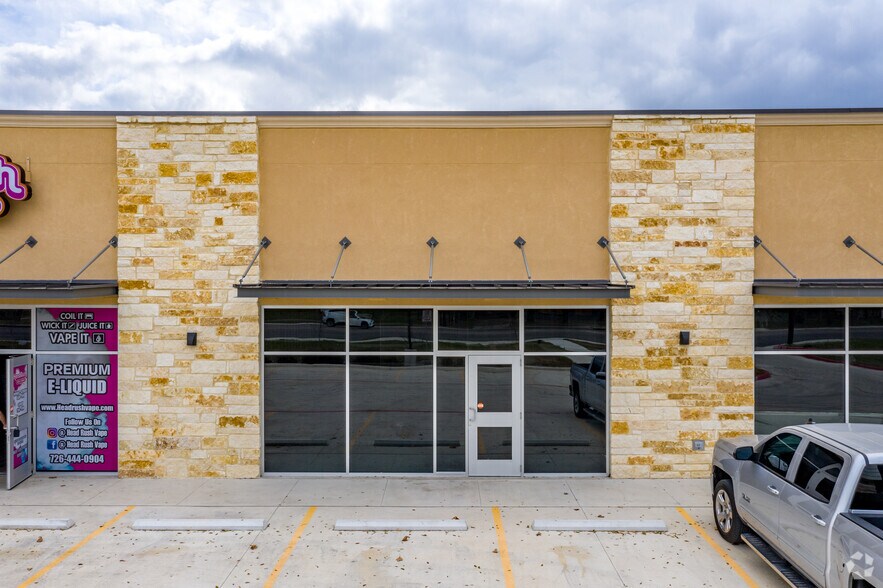 4304 Southeast Dr, San Antonio, TX à louer - Photo du bâtiment - Image 3 de 21
