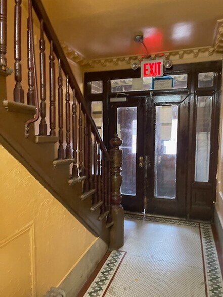 689-693 Beck St, Bronx, NY à vendre - Photo du bâtiment - Image 3 de 9