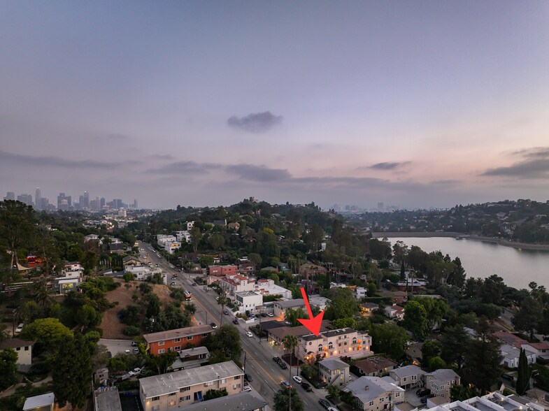 2305 Glendale Blvd, Los Angeles, CA à vendre - Photo du bâtiment - Image 1 de 45